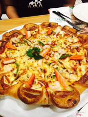 pizza hải sản viền phomai