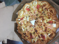 Tropical seafood pizza đế viền phô mai