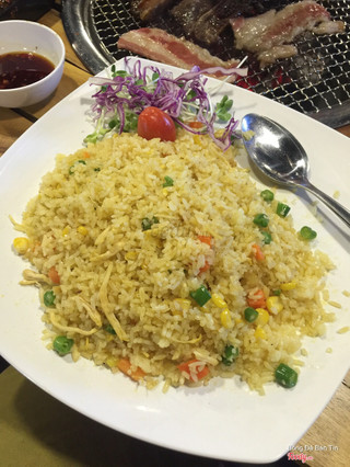 Cơm chiên cá mặn gà xé 