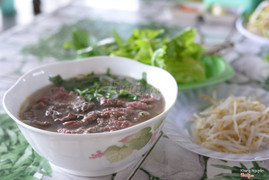 Phở bò tái