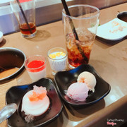 Kem ở ngoài quầy buffet