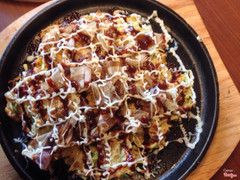 Bánh xèo Nhật Bản Okonomiyaki.