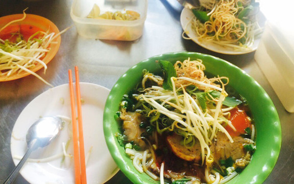 Bún Bò & Nước Giải Khát