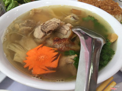 Canh thịt sườn