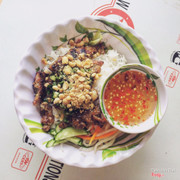 Bún thịt nướng 17k