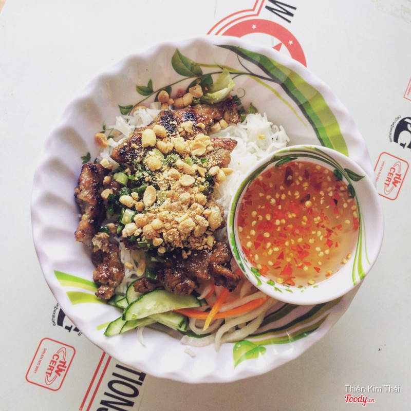 Bún thịt nướng 17k