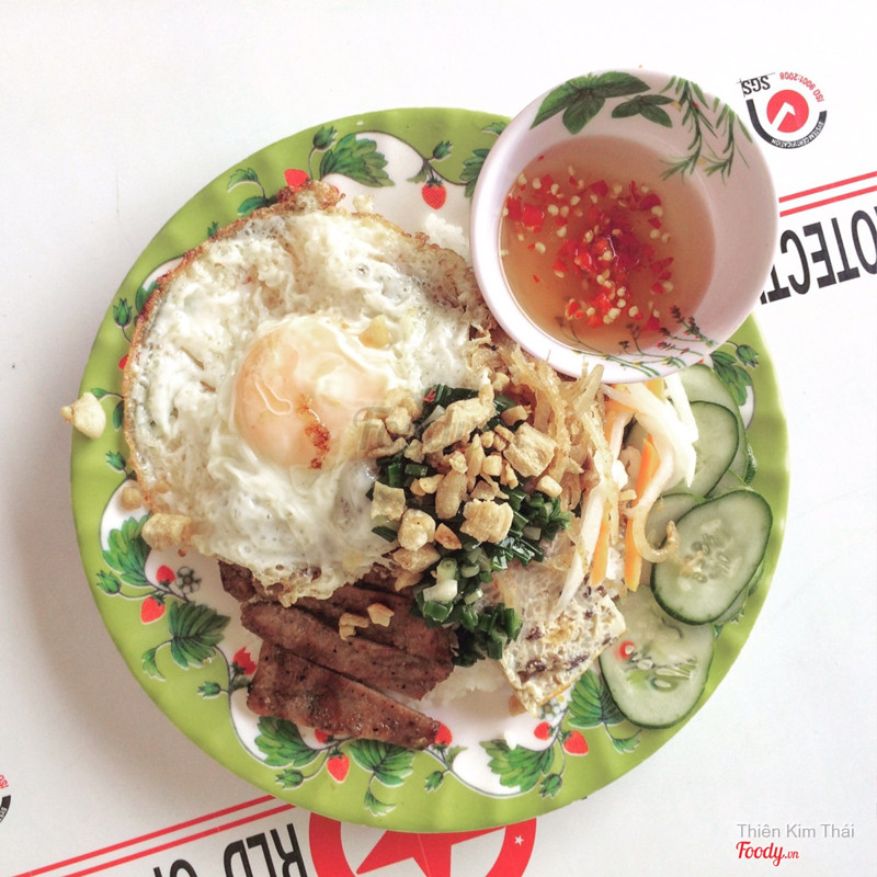 Cơm tấm sườn bì chả trứng 22k