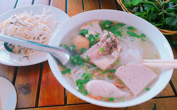 Bún Mọc Hồng