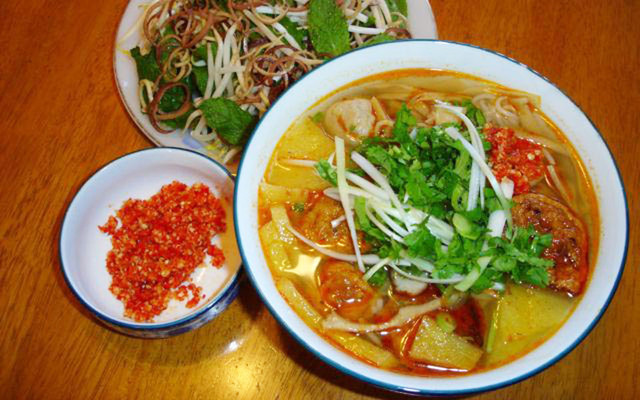 Cô Hòa - Bún Bò & Mì Quảng