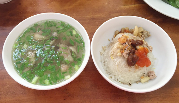 Phở Khô Cô Yến