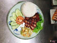 Nhưng món ăn ở đây khá đang dạng và phong phú ..  đồ ăn ngon tuyệt , giá cả hợp lí .. không gian đẹp và ấm cúm ,phục vụ rất nhiệt tình chu đáo cẩn thận.. nhà hàng cho 5*👌👌👌