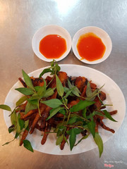 chân ga chiên nước mắm