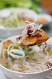 Bánh Canh Mực Chả Cá Thu