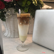 Bạc Sỉu là món dễ pha. Nhưng để thật ngon thì lại khá khó. Làm sao để vị cafe, vị đắng, vị ngậy, cái lạnh của đá quyện vào với nhau tổng hoà êm dịu đầy mê hoặc. 