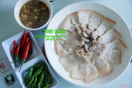 Thịt luộc quấn bánh tráng