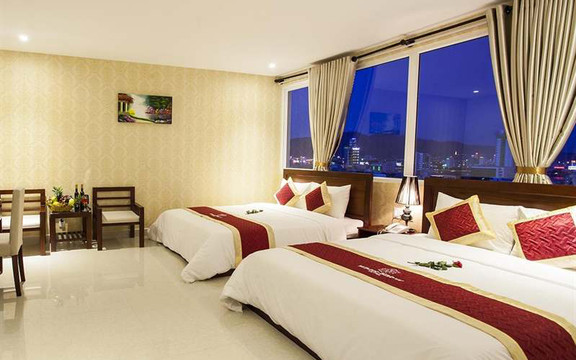 Paramount Hotel - Ngõ Huyện