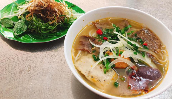 Vĩnh Lợi - Bún Bò Huế, Bánh Bột Lọc