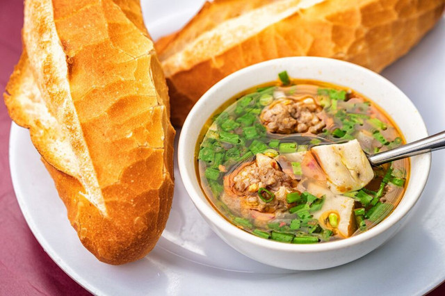 Bún Thịt Nướng & Chả Giò - Đường Số 17