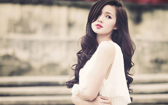 Uốn Tóc Như Hoa - Trần Cao Vân