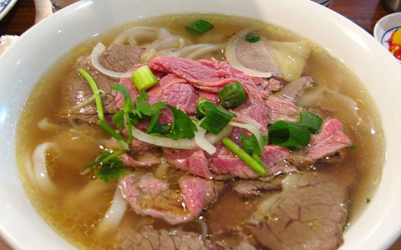 Phở Mạnh - Lê Hồng Phong