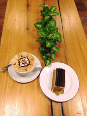 
Capuchino & Bánh Tiramisu