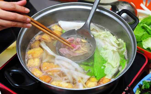 Bò Nhúng Dấm, Bánh Tráng Cuốn Thịt Heo