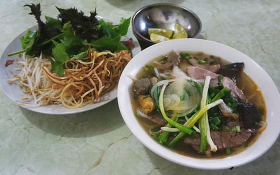 Bún Bò Giò Chả - Nhật Lệ