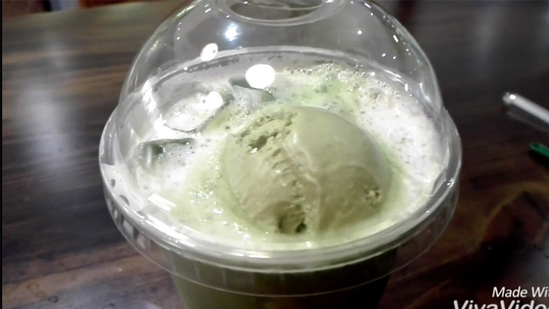 Matcha Latte With Ice Cream