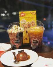 Mình uống highlands khá nhiều, vô đa phần là gọi freeze trà xanh, trà sen vàng, freeze chocolate, mới gần đây có thử món mới là trà mà có xí muội và chanh uống cũng khá ngon, mình k nhớ rõ vị là gì nhưng uống rất ok, còn freeze thì dạo gần đây hơi ngọt quá, uống ngấy, nhất là freeze chocolate🤢