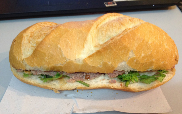 Bánh Mì 7000