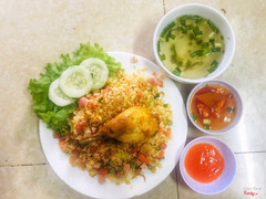 Cơm đùi gà chiên