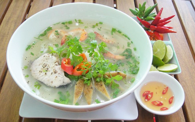 Bánh Canh Chả Cá Hà