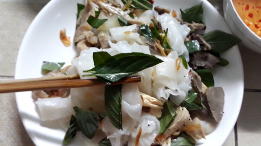 Bánh ướt lòng gà