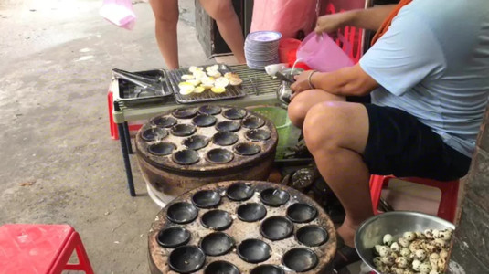 Quán Bánh Căn Đà Lạt