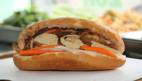 Bánh Mì Chay - Trần Cao Vân