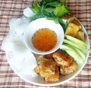 Bún nem tôm thịt