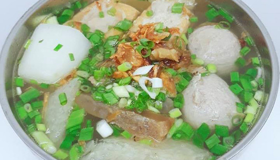 Tiệm Mì Bà Cẩm - Mì Hoành Thánh & Hủ Tiếu Mì - Hùng Vương