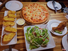 Pizza + salad