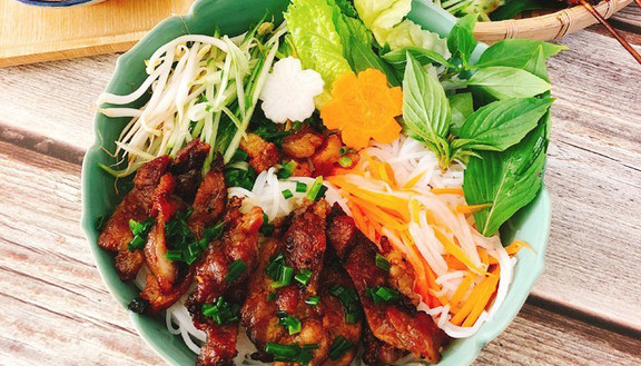 Tuyết Mai - Bún Thịt Nướng, Cơm Tấm & Bánh Canh Bột Gạo