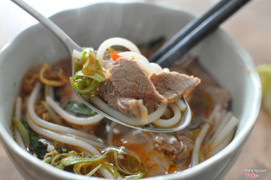 B&#250;n chả