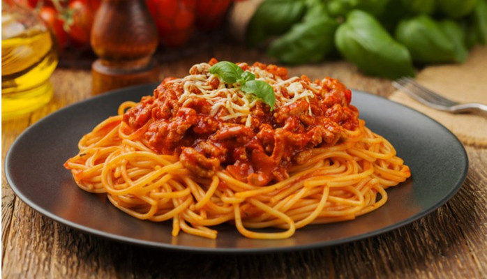 Cô Tư - Nui Sốt Bò Bằm, Mì Spaghetti & Cơm Chiên Bò Lúc Lắc