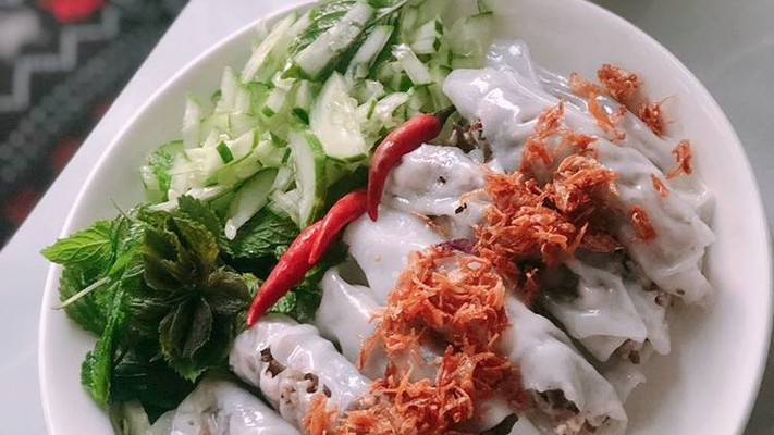 Cô Chi Bánh Cuốn, Bánh Bèo