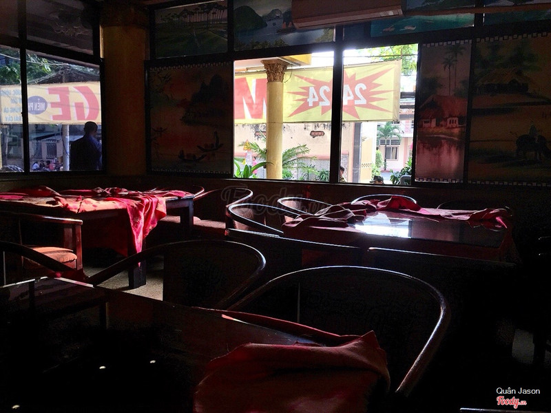 nhà hàng có chút ét