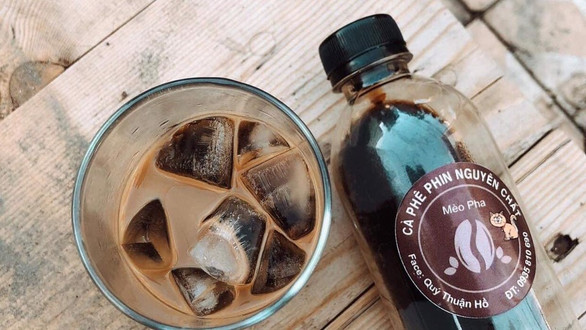 Mèo Pha Cafe - Cồn Dầu 9