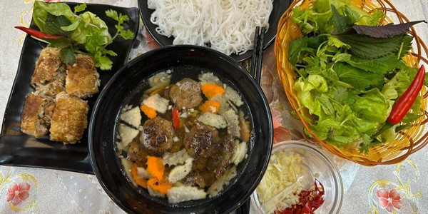 Bún Chả Hà Nội, Nem Cua Bể & Phở Hà Nội - Giang Béo