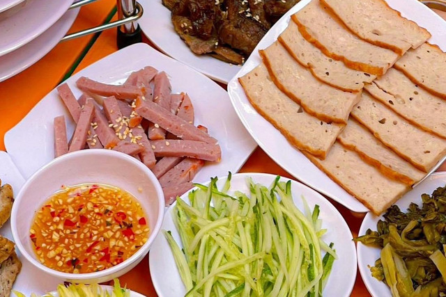 Bánh ướt ProMax - Dĩa Chồng Dĩa - Phan Trung