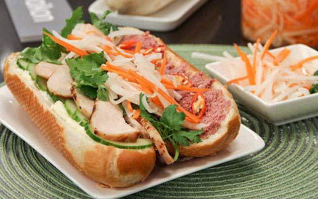 Bánh mì - Đình Thôn