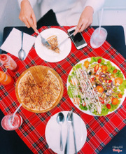 Okonomiyoki pizza + tropical salad