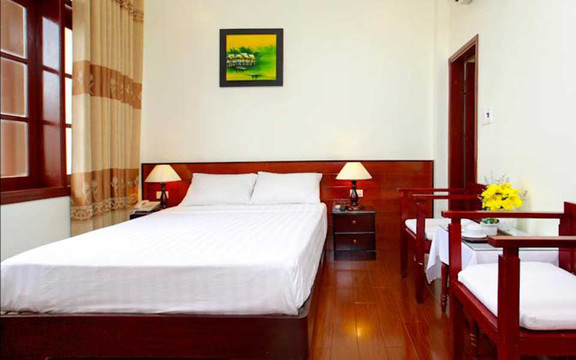 Nhị Trưng Hotel