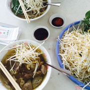 Phở tái nạm & gầu bò viên